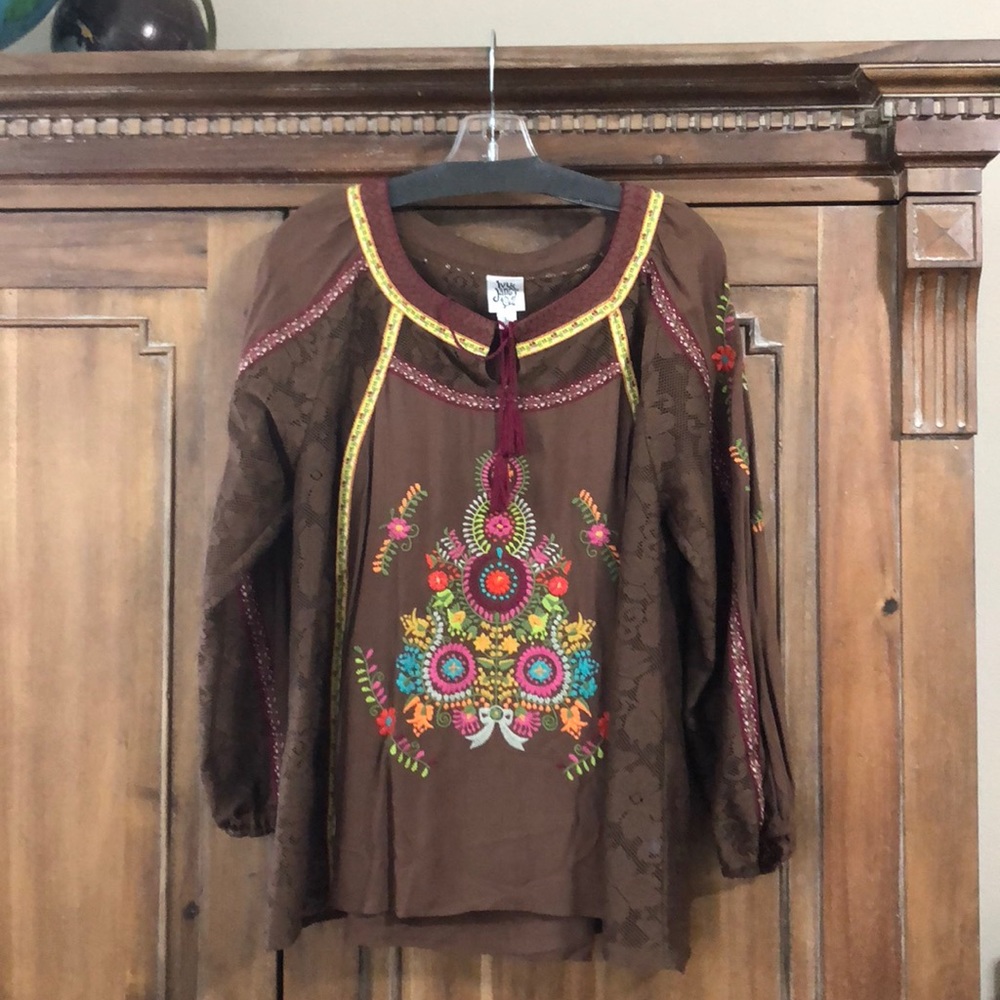 Ivy Jane Embroidery top